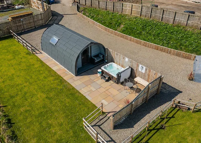 Thistle Pod Farm Stay With Hottub Sleeps 2